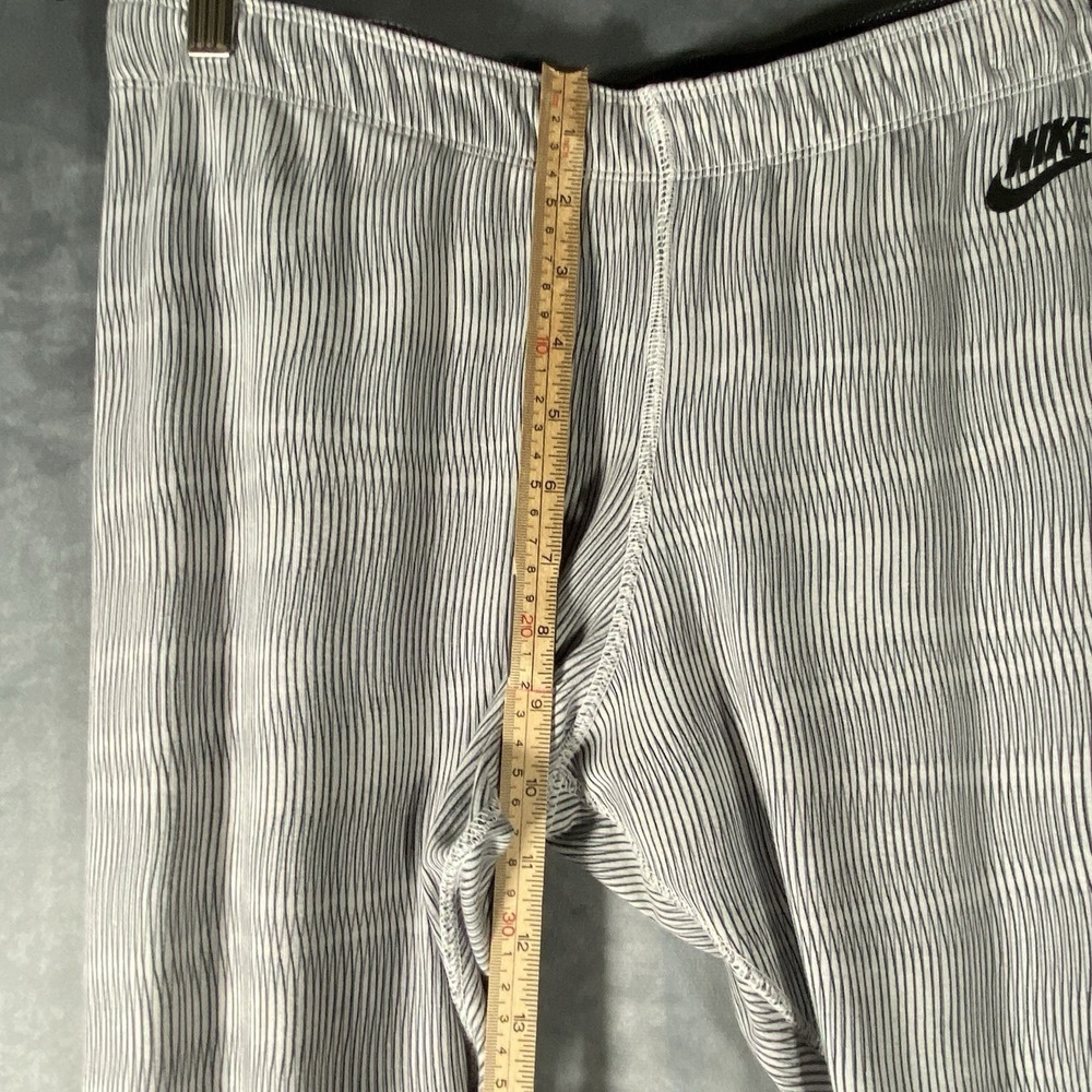 Nike Leggings Women sz L Swoosh Logo Stretch Athletic Gray Pattern - Picture 4 of 10